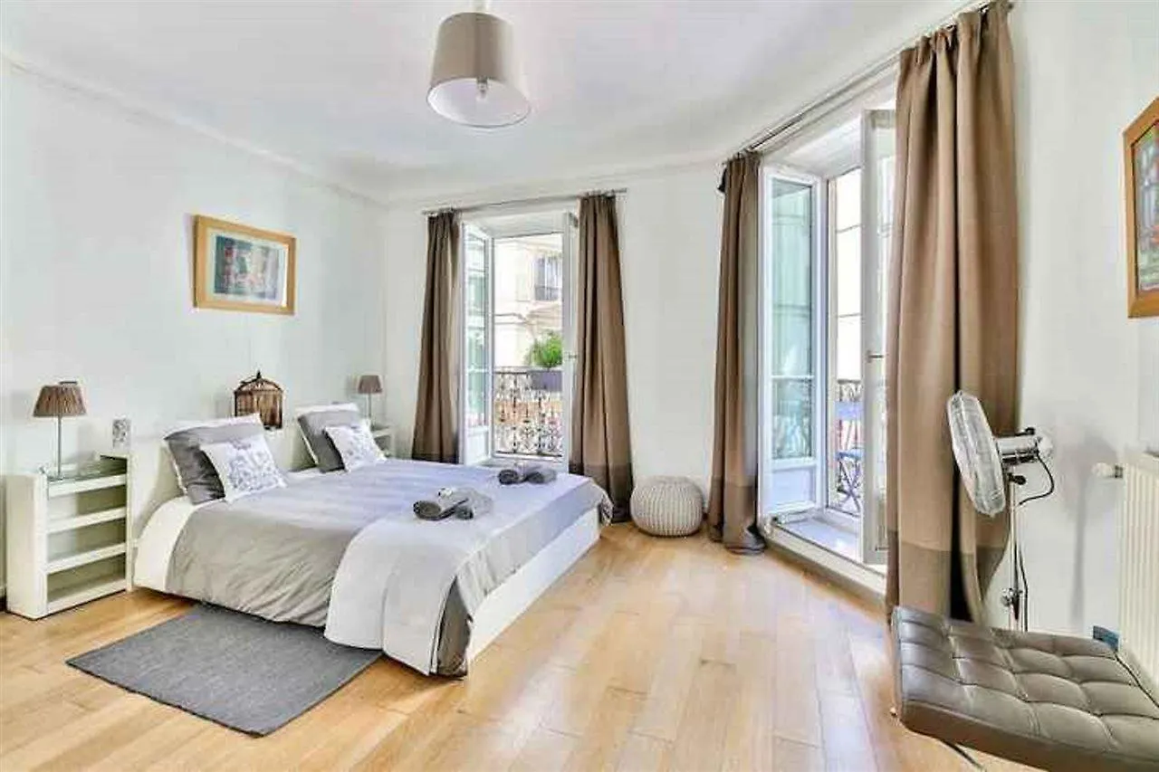 Quartier Latin - Romantic Luxury & Family Apart Paris France